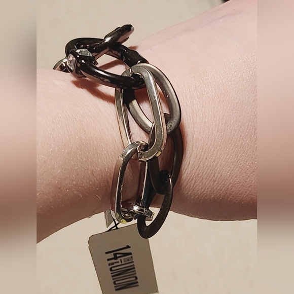 NWT NORDSTROM OFF THE RACK 14TH & UNION XL CHAIN HARDWARE TOGGLE BRACELET! - Picture 7 of 13